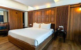 โรงแรมโบนิโต้ ชิโนส์